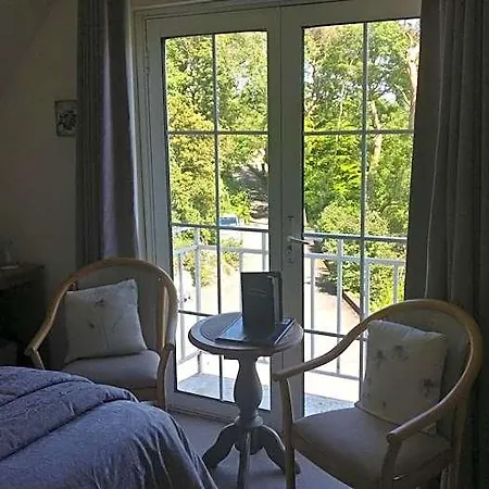 Rocklands House 4*
